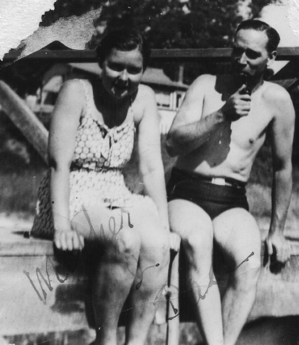 parents Bernice and George in the summer of 1941