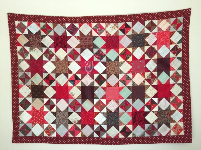 028 Red geometric stars